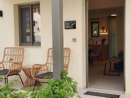 Elea Suites Adelianos Kampos