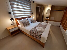 Elea Suites Adelianos Kampos