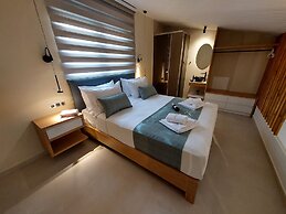Elea Suites Adelianos Kampos