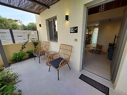 Elea Suites Adelianos Kampos