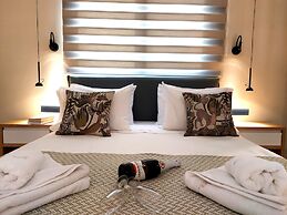 Elea Suites Adelianos Kampos