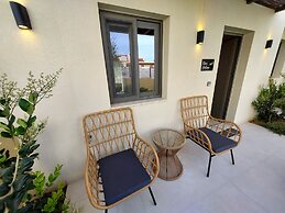 Elea Suites Adelianos Kampos