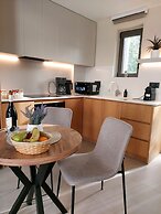 Elea Suites Adelianos Kampos