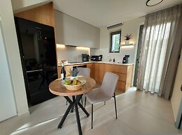 Elea Suites Adelianos Kampos