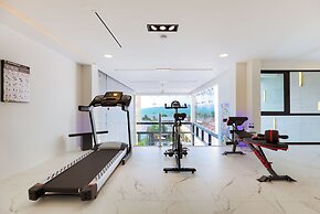 Massive 4 Bedroom with Cinema & Gym