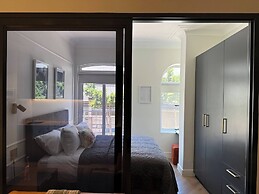 106 The Valour Modern Suite