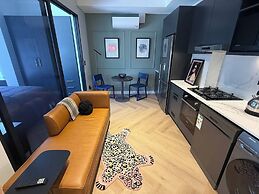 106 The Valour Modern Suite