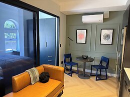 106 The Valour Modern Suite