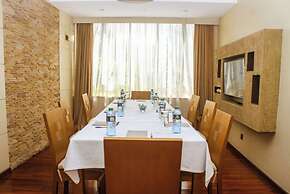 Reata Apartment Hotel