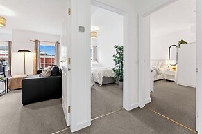 Apartment Sleeps 6 With Parking