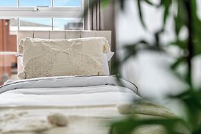 Apartment Sleeps 6 With Parking