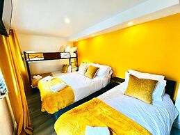 High Tide Hotel