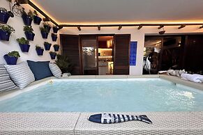 3bed Apartment- Garden, Private Pool, Free Parking