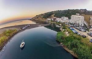 Hotel Mona