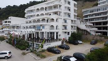Hotel Mona