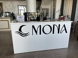 Hotel Mona