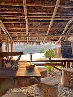 Happy Lemon Tree Lodge