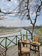 Happy Lemon Tree Lodge