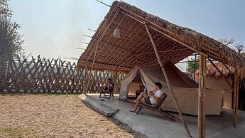 Happy Lemon Tree Lodge