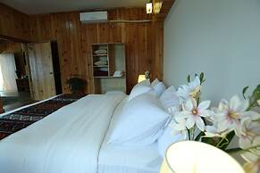 TSHERIM RESORT