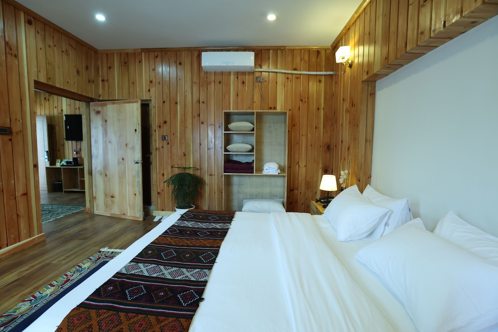 TSHERIM RESORT