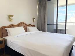 The Oceanfront Cairns