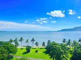 The Oceanfront Cairns