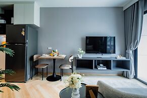 Charming balcony studio in Title Legend