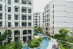 Charming balcony studio in Title Legend