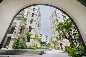 Charming balcony studio in Title Legend