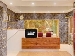 Premium The Golden Crown Hotel