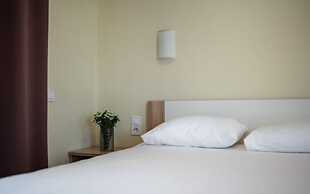 Weekend Family Hotel