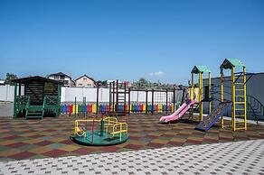 Weekend Family Hotel