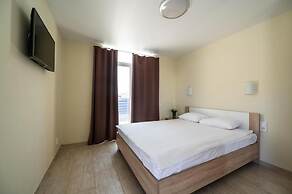 Weekend Family Hotel