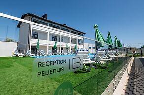 Weekend Family Hotel