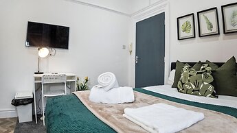 Modern Retreat in Birmingham
