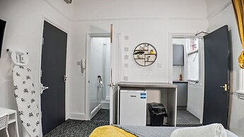 Modern Retreat in Birmingham