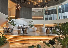 Ray Hotel by Cloud 7