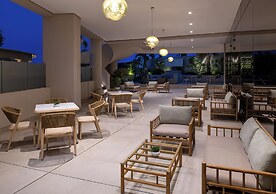 Ray Hotel by Cloud 7