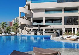 Ray Hotel by Cloud 7