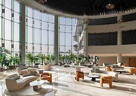 Ray Hotel by Cloud 7