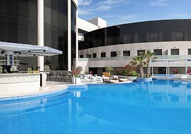 Ray Hotel by Cloud 7