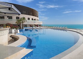 Ray Hotel by Cloud 7