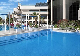 Ray Hotel by Cloud 7