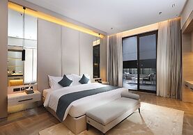 Ray Hotel by Cloud 7