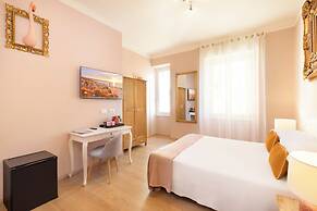 Cagliari Center Charming by Accomodo