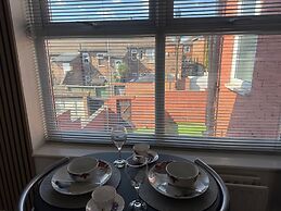 Apartment Sleeps 4 With Garden & Wifi