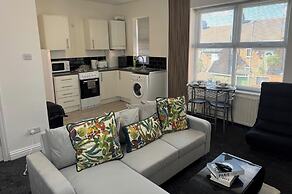 Apartment Sleeps 4 With Garden & Wifi