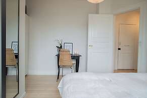 Apartment Sleeps 2 With Garden