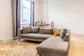 Central - Stay 4 - Parking - Wifi - Near Transport
